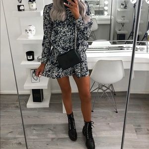 In The Style Lorna Luxe “Emma Dress” Size 4 (Uk 8)